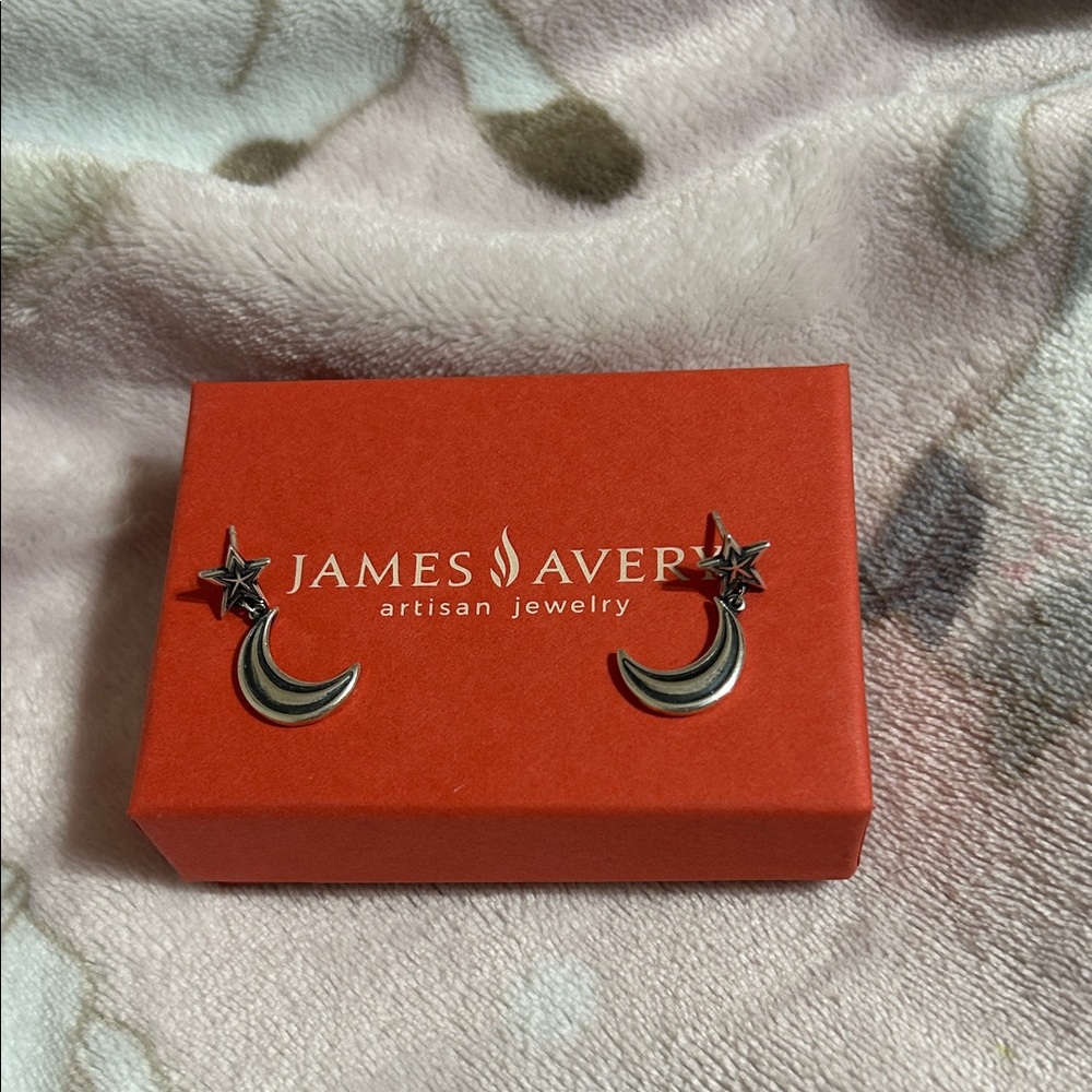 Retired James Avery Star and Moon Earrings